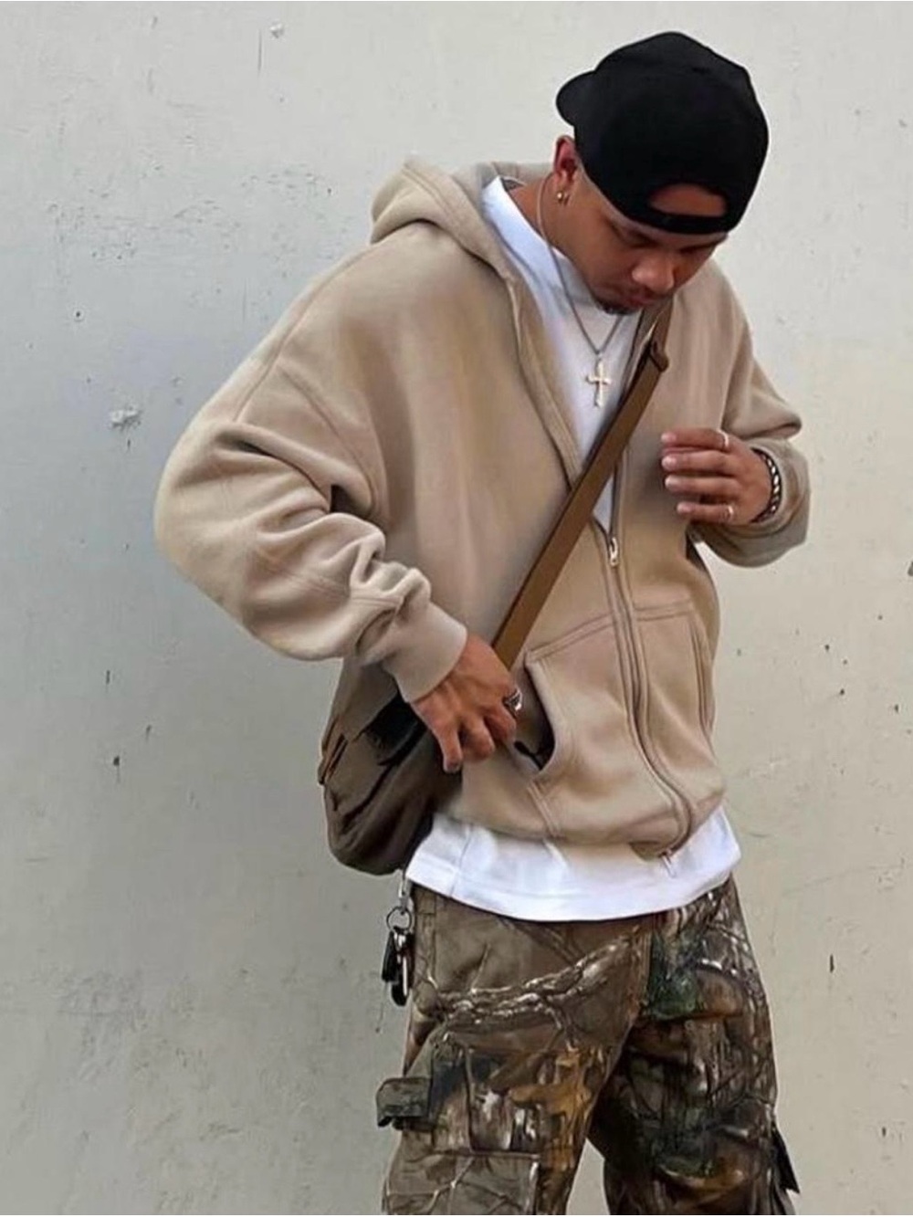 Abercrombie & Fitch Men’s Beige Zip-Up Hoodie size L